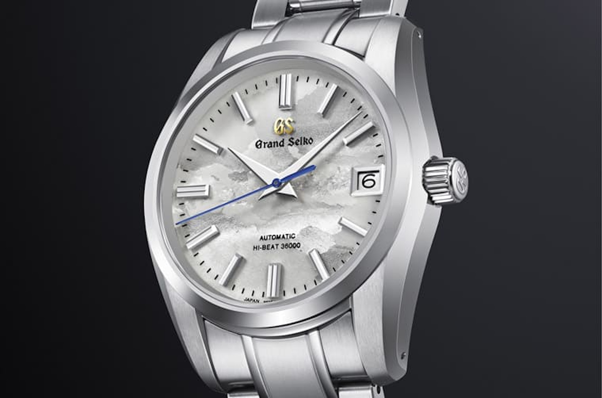 SBGH311以如同水墨画的晕染面盘,呈现出岩手山的云海奇景。 (GRAND SEIKO官网) SBGH311以如同水墨画的晕染面盘,呈现出岩手山的云海奇景。 (GRAND SEIKO官网)