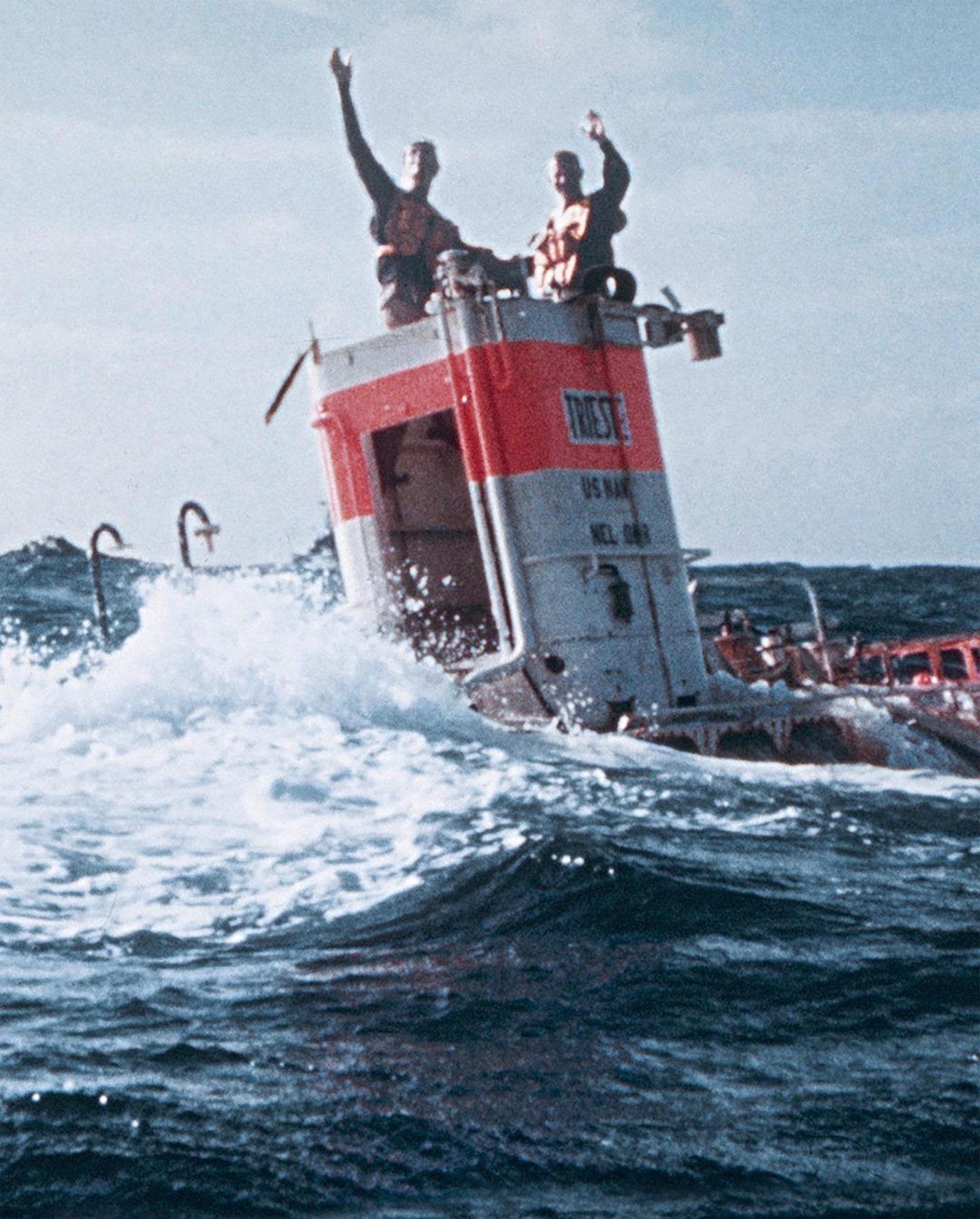 当时Deep Sea Special概念表固定在潜水艇外部，手表不仅挺过高压未出现变形损坏，甚至还是可以正常运作，无疑强力宣示着劳力士领先表坛的防水科技。 （IG@rolex）